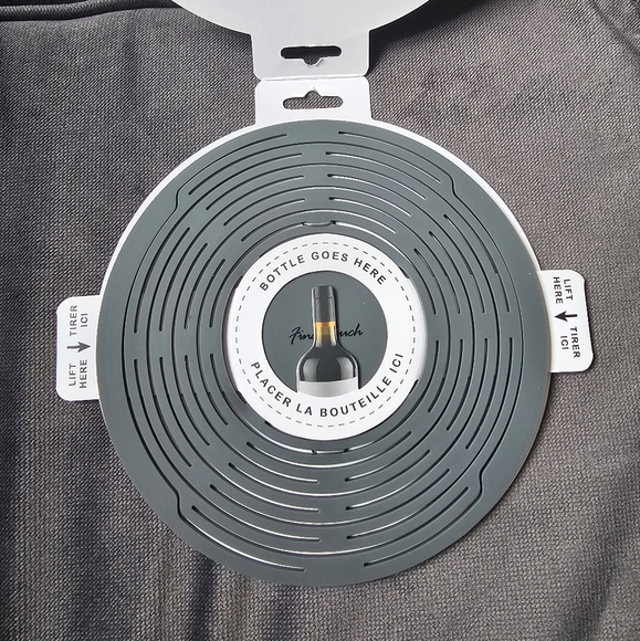 Final Touch up & away Collapsible Silicone Bottle Bag - Picture 2 of 3